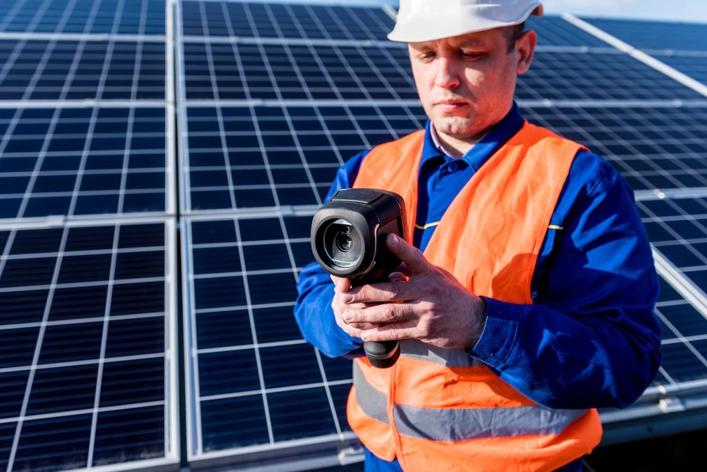 Solar panel performance inspection using a thermal imaging camera